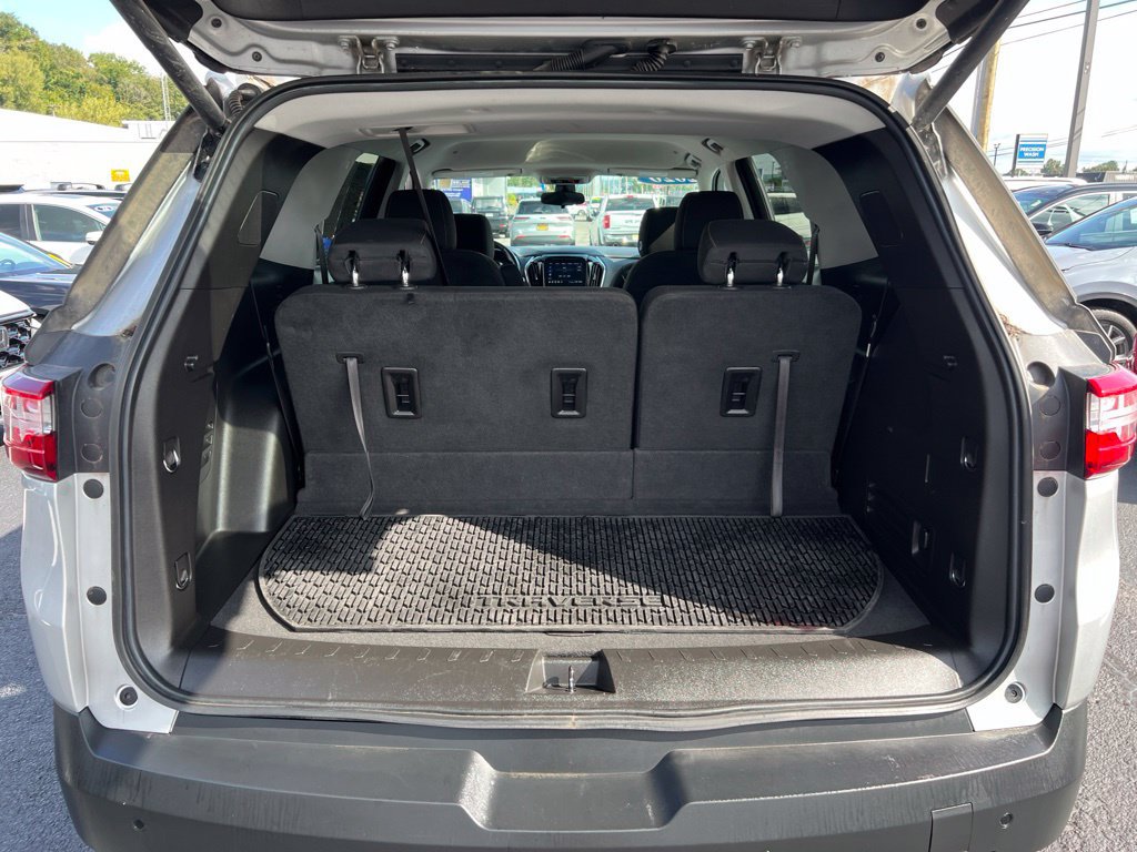 Used 2020 Chevrolet Traverse LT w/ Driver Confidence II Package AWD/4WD image 24
