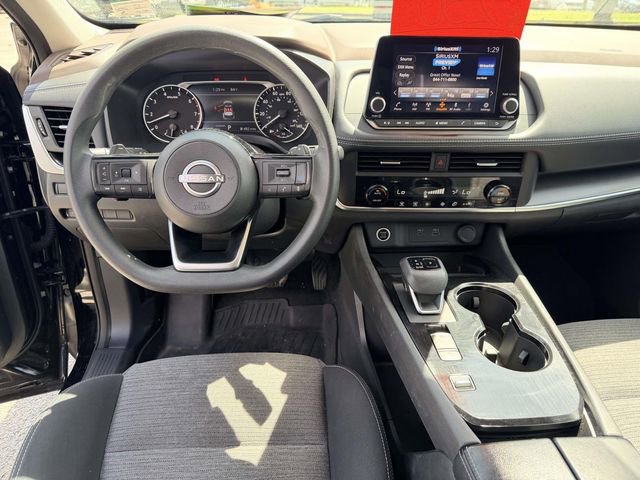 Used 2023 Nissan Rogue SV image 17