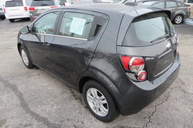 Used 2016 Chevrolet Sonic LT FWD image 27