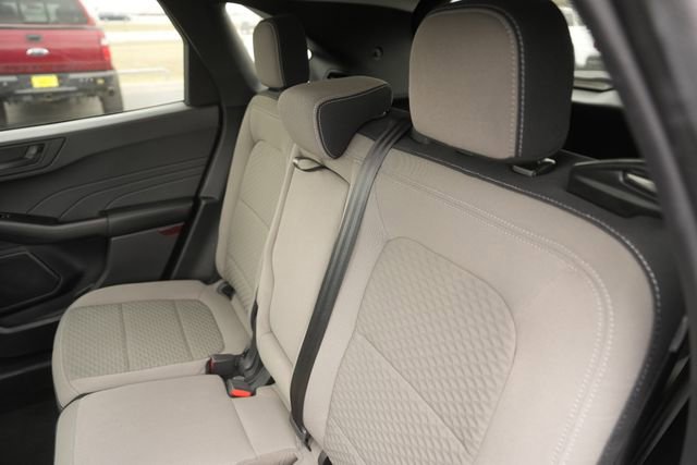 Used 2022 Ford Escape SE w/ SE Sport Appearance Package image 13