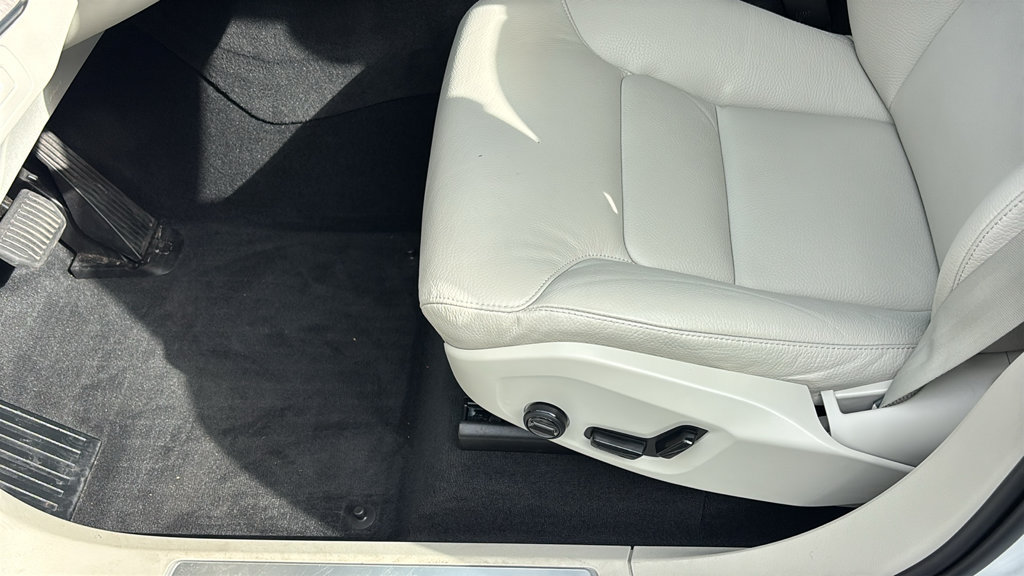 Certified 2024 Volvo XC90 T8 Plus w/ Protection Package Premier AWD/4WD image 26
