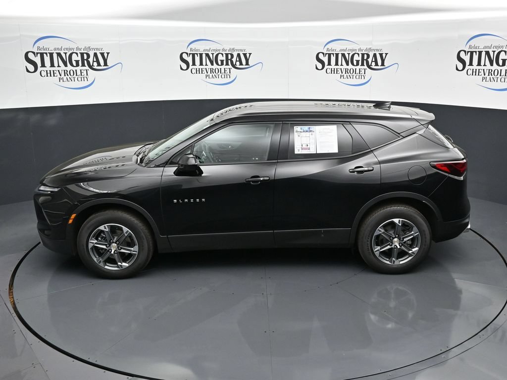 Used 2025 Chevrolet Blazer LT AWD/4WD image 24