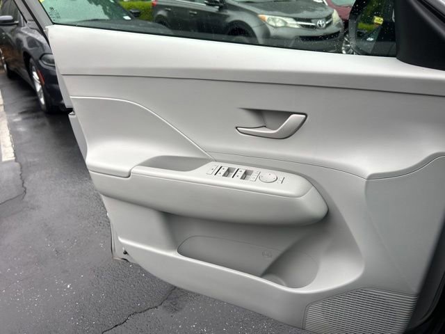 Used 2024 Hyundai Kona SEL AWD/4WD image 28