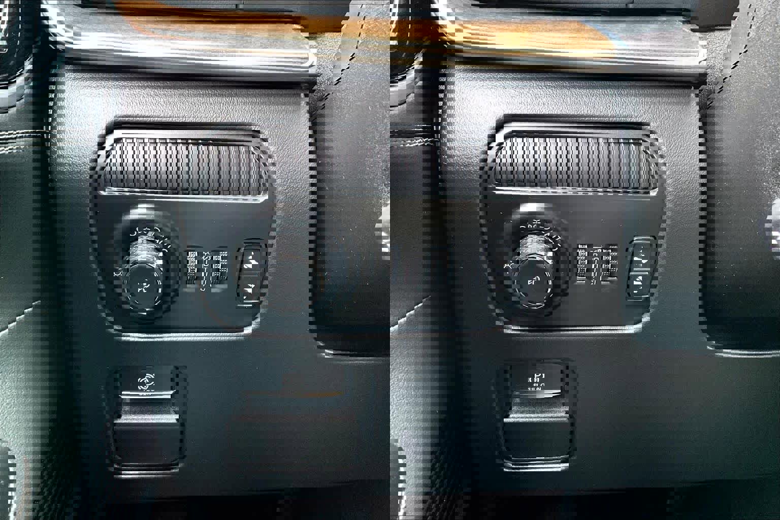 Used 2023 Jeep Grand Wagoneer Series II image 35