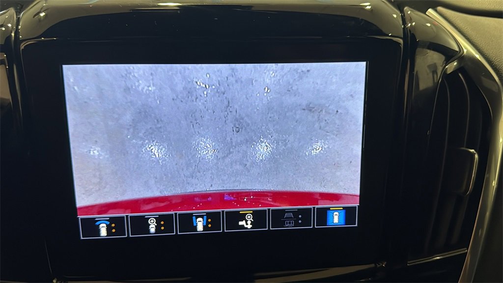 Used 2023 Chevrolet Traverse RS image 43