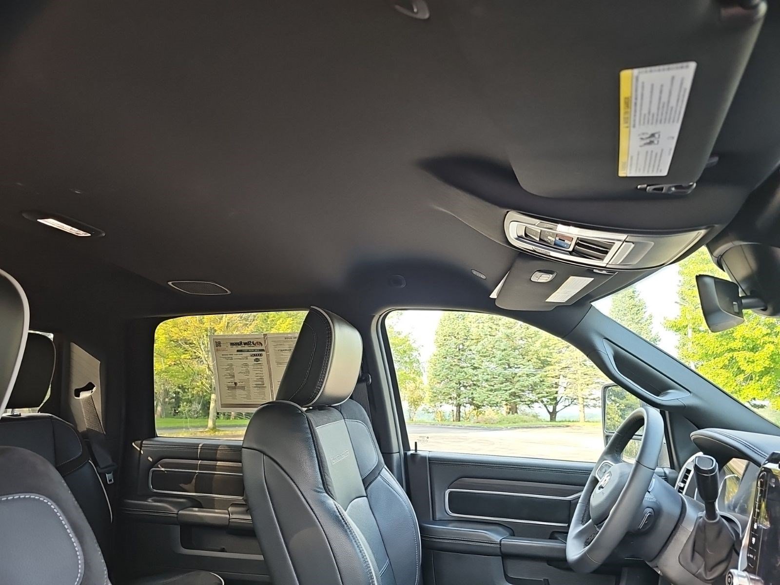 Used 2025 RAM 2500 Laramie AWD/4WD image 12