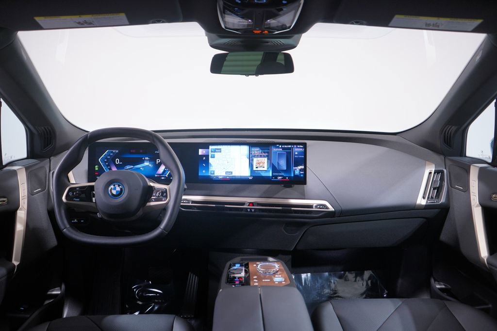 Used 2023 BMW iX xDrive50 w/ Premium Package image 10