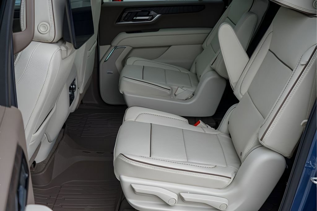 New 2026 GMC Yukon XL Denali w/ Denali Reserve Package image 19