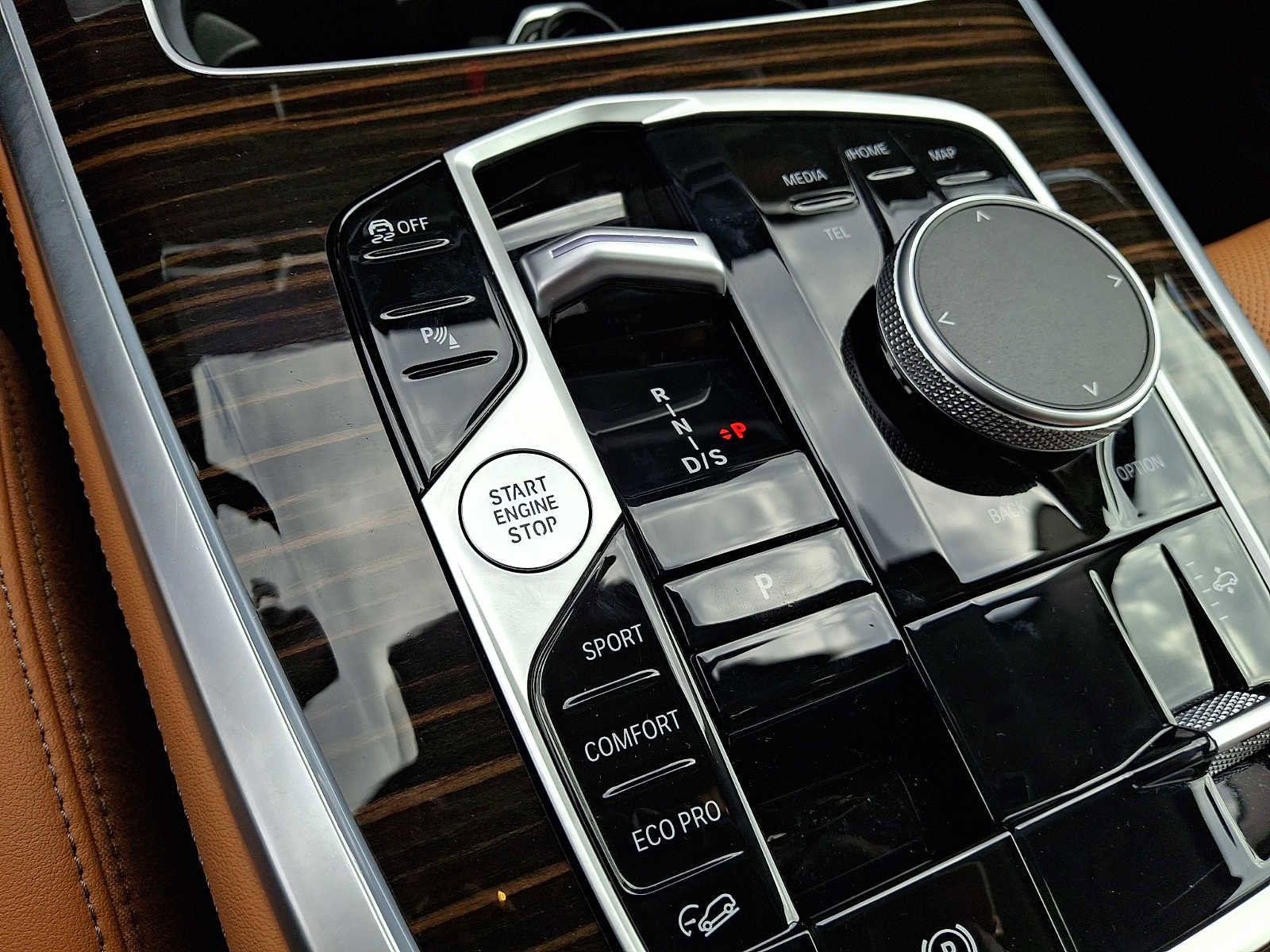 Certified 2024 BMW X7 xDrive40i image 17