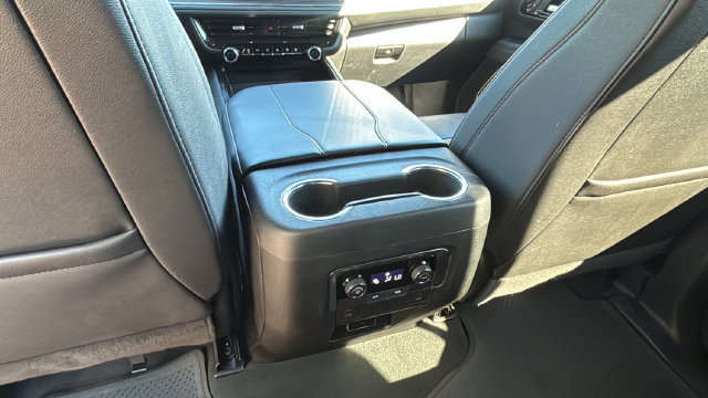 Used 2025 Chevrolet Tahoe LT RWD image 19