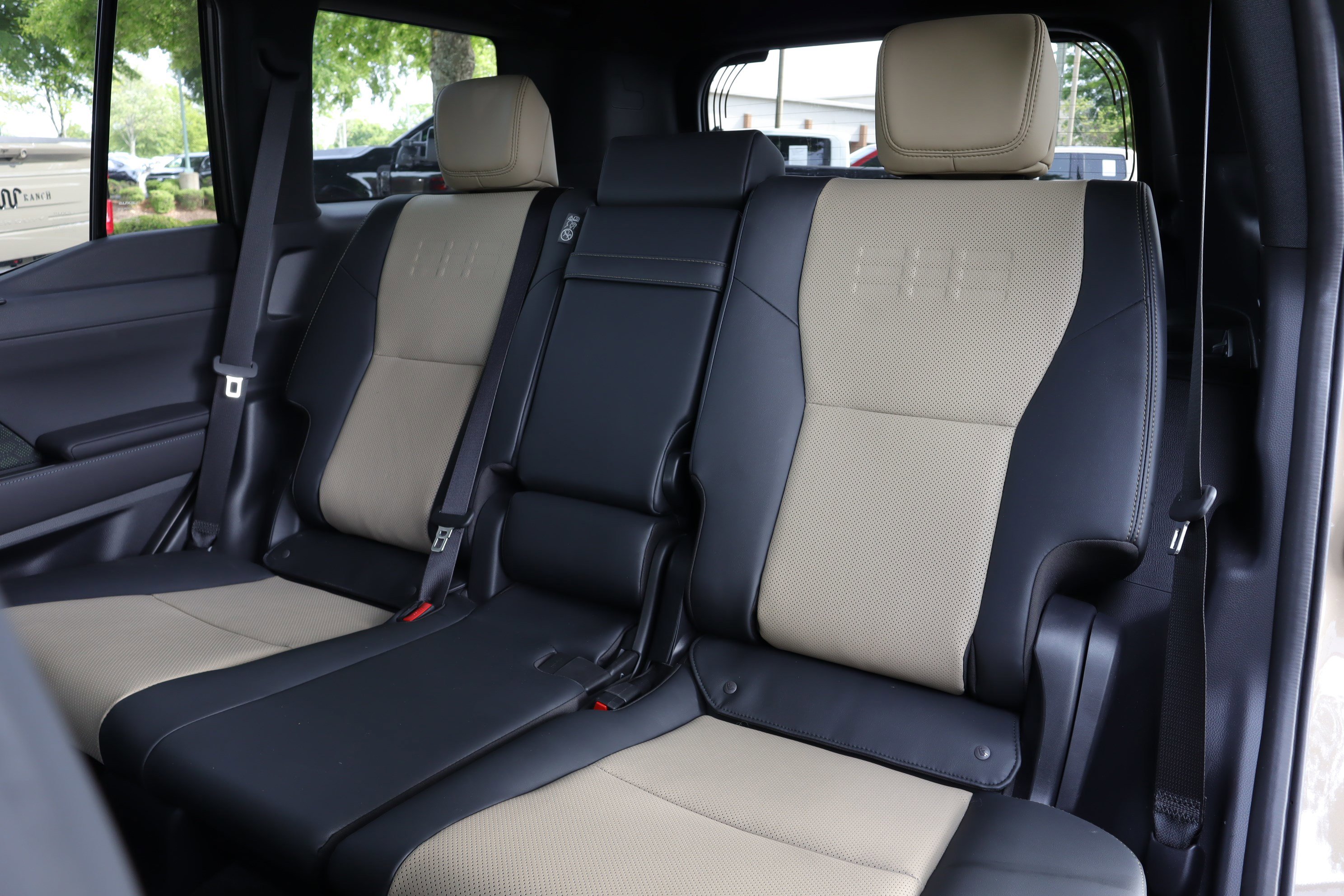 Used 2024 Lexus GX 550 AWD/4WD image 11