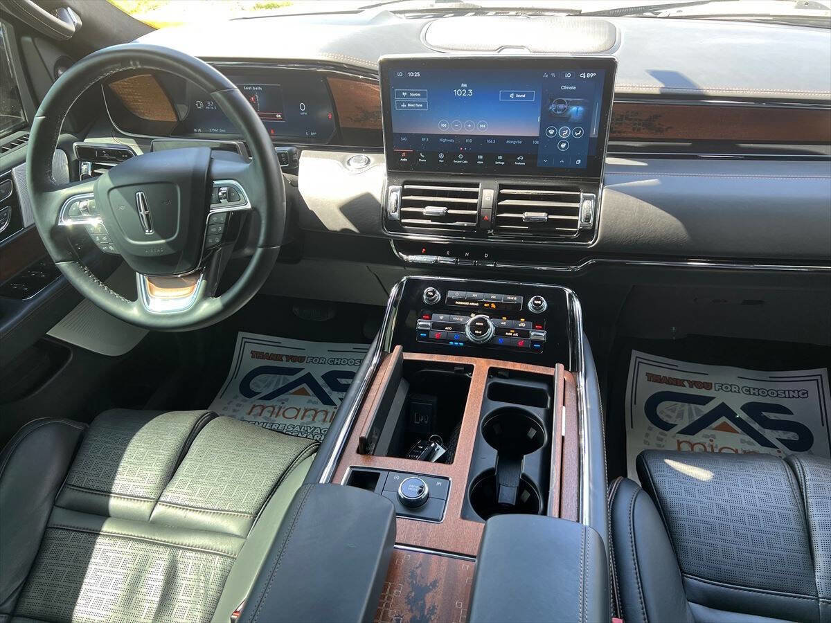 Used 2022 Lincoln Navigator Black Label image 11