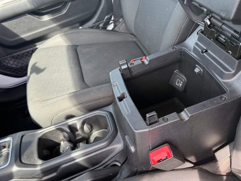 Used 2020 Jeep Gladiator Overland w/ Trailer Tow Package AWD/4WD image 26