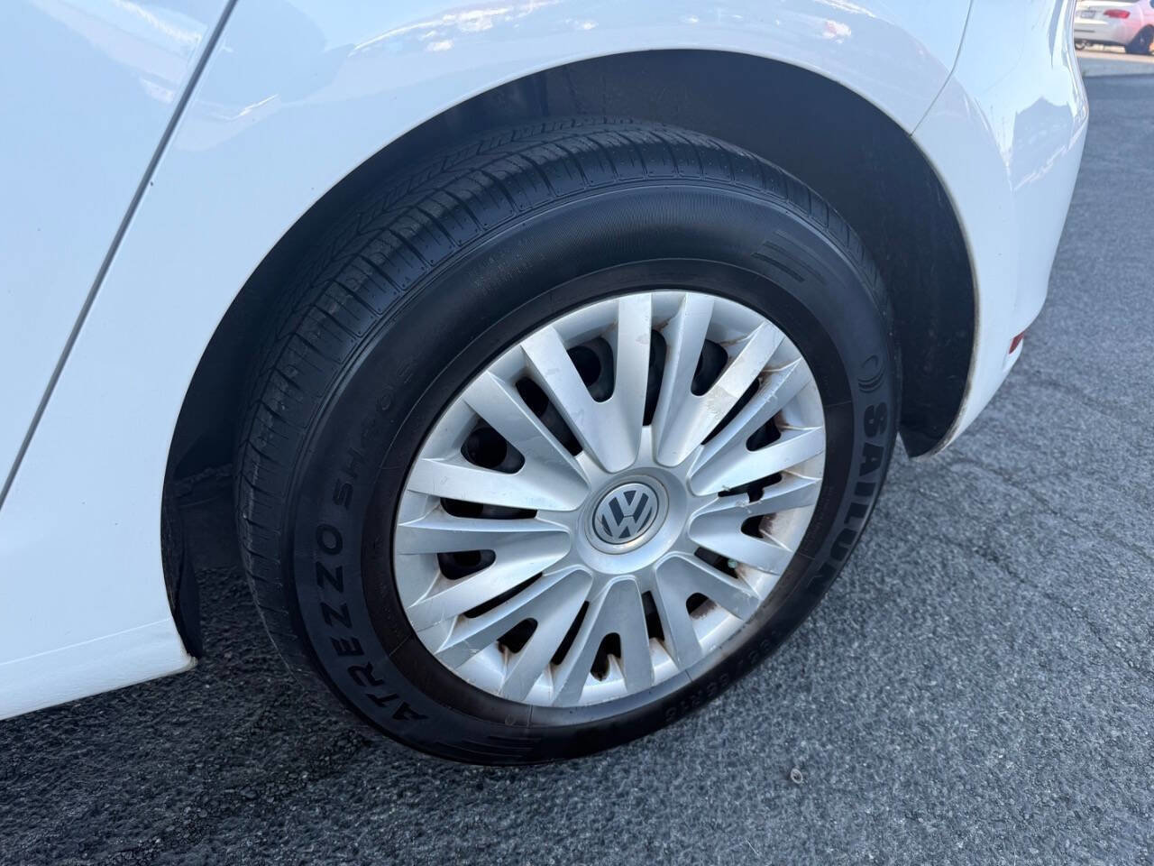 Used 2012 Volkswagen Golf 4-Door image 10
