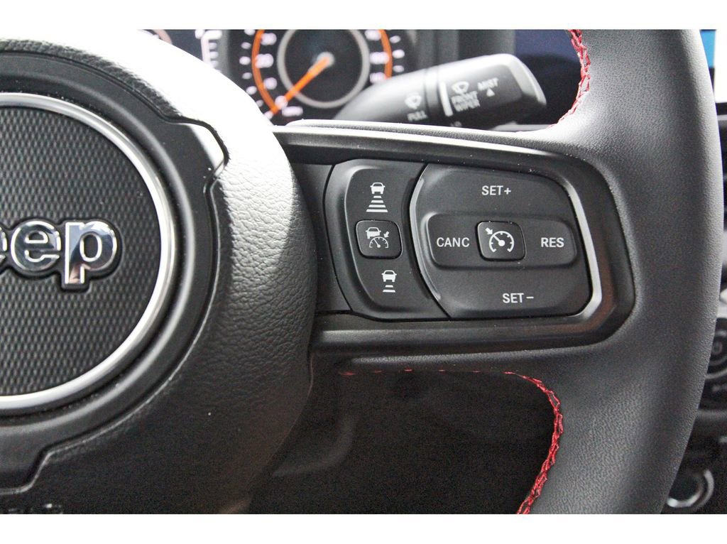 Used 2024 Jeep Gladiator Rubicon w/ Technology Group image 19