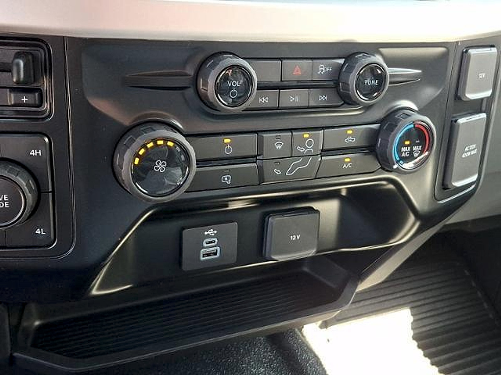 New 2026 Ford F550 4x4 Regular Cab Super Duty image 7
