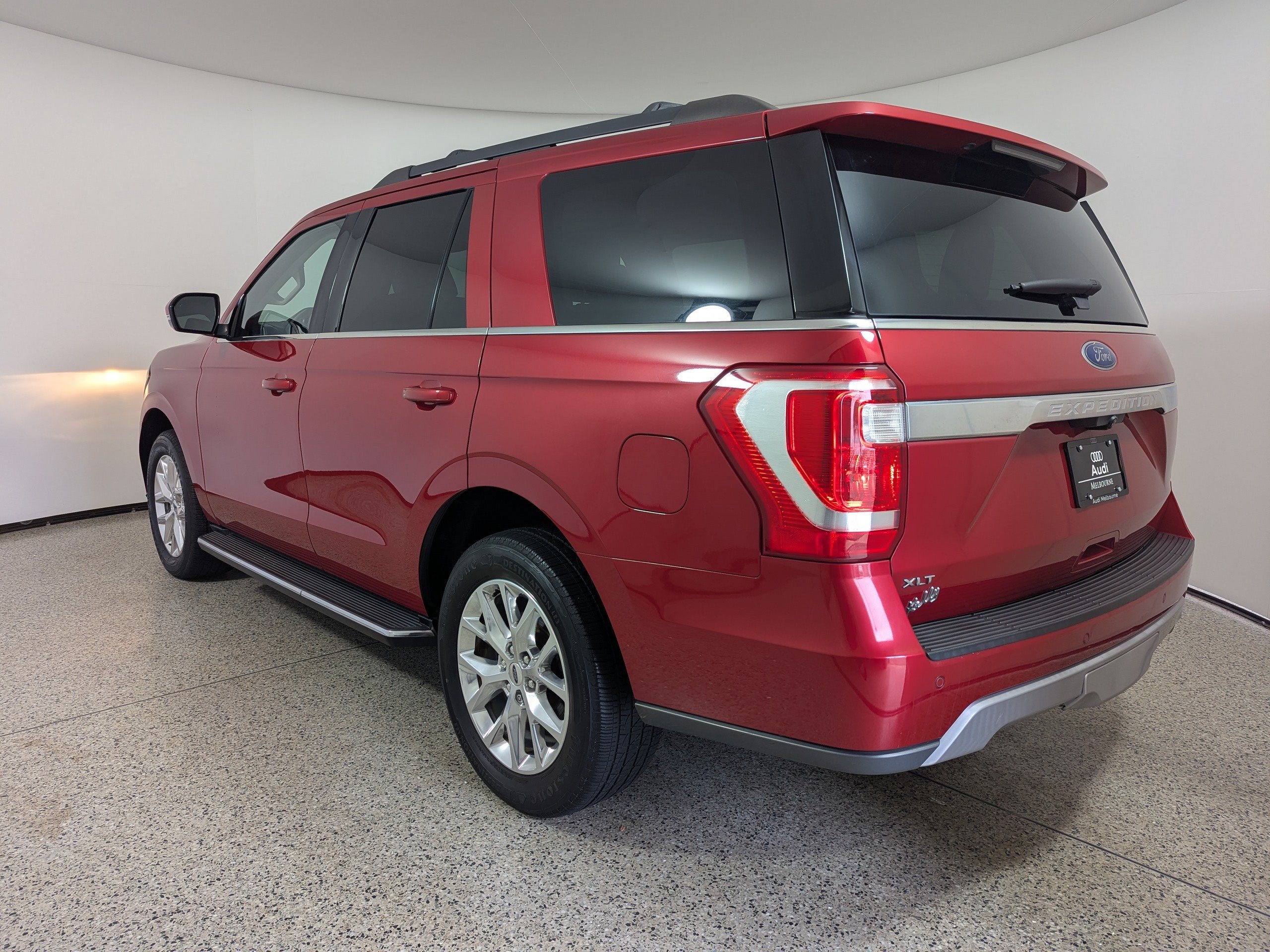 Used 2021 Ford Expedition XLT RWD image 5
