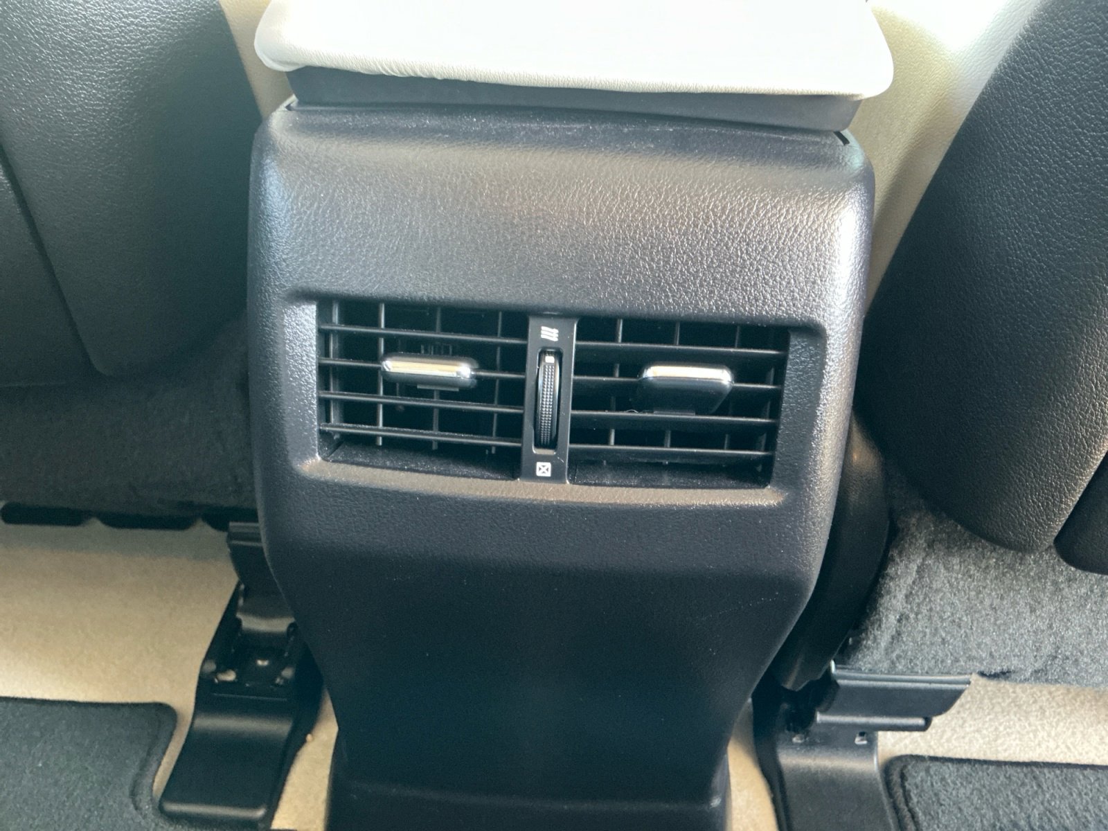 Used 2015 Lexus RX 450h FWD image 32