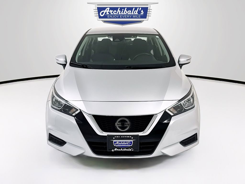 Used 2021 Nissan Versa SV w/ Electronics Package image 2