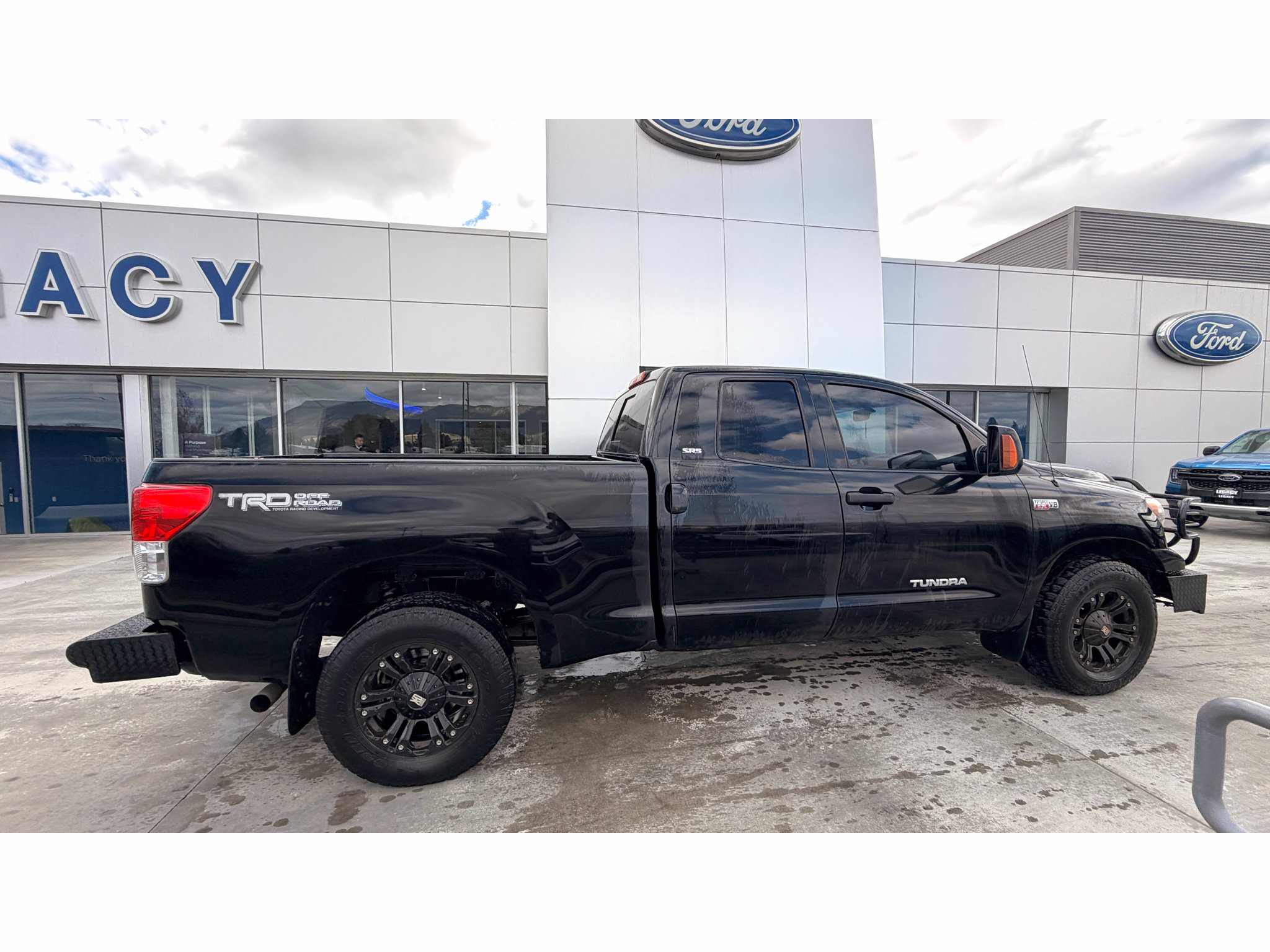 Used 2010 Toyota Tundra 4x4 Double Cab w/ TRD Off-Road Pkg image 10