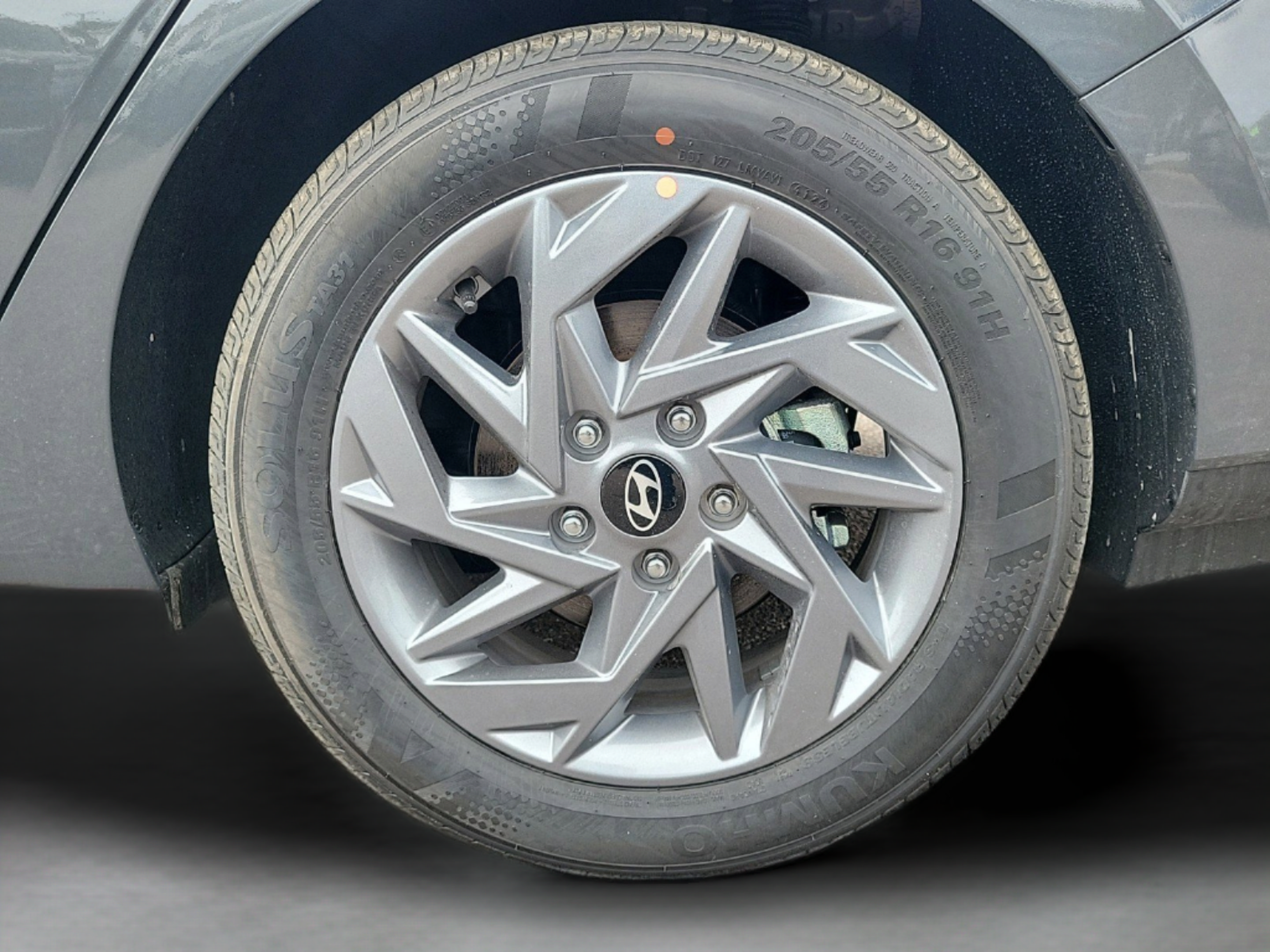 New 2025 Hyundai Elantra Hybrid w/ Cargo Package FWD image 32