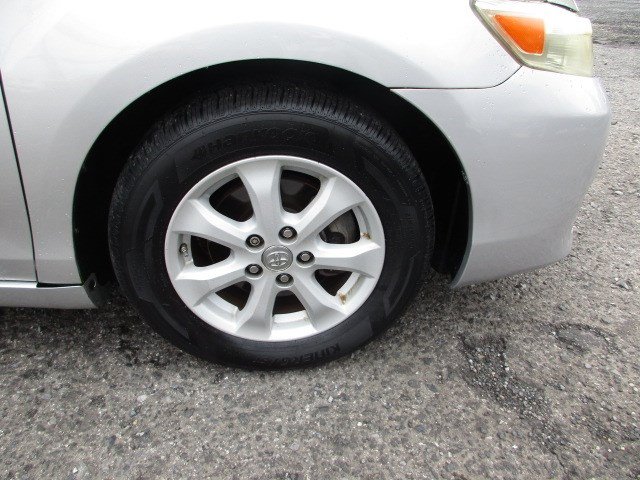 Used 2010 Toyota Camry LE FWD image 12