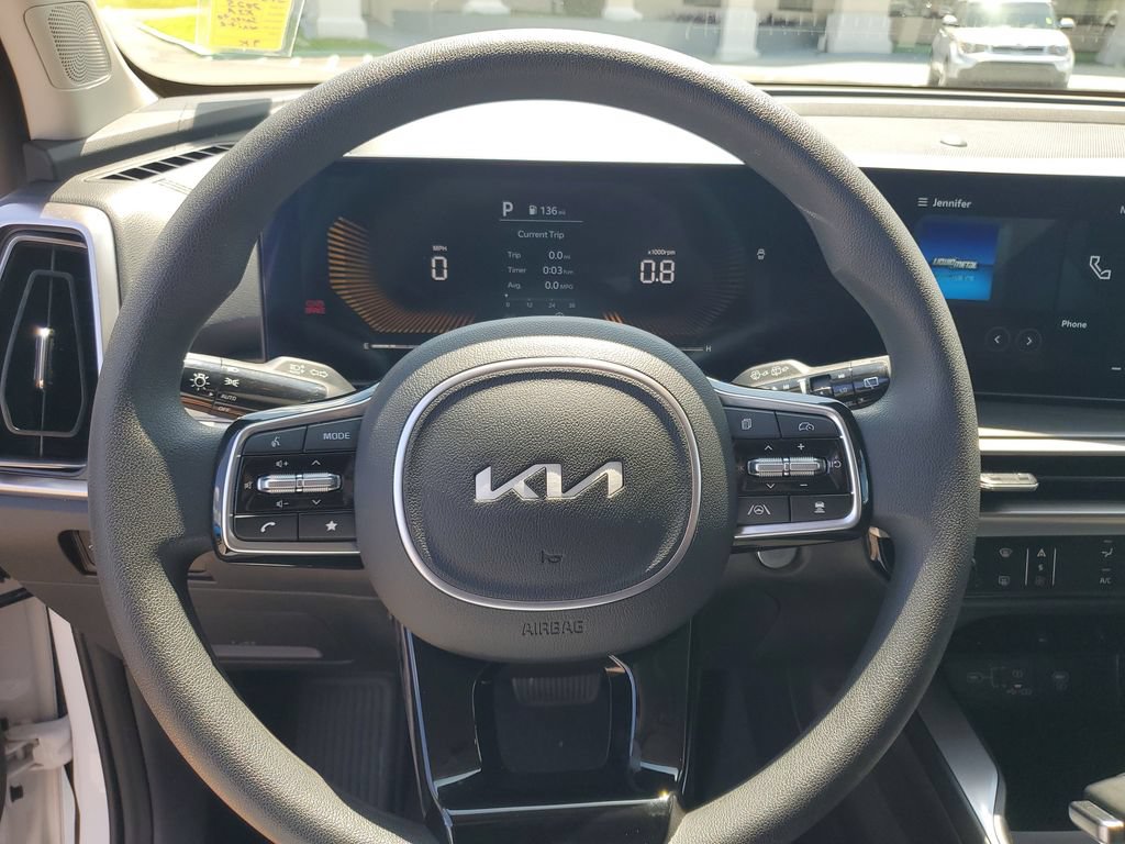 Used 2025 Kia Sorento LX FWD image 10