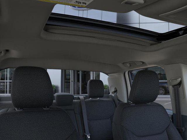 New 2025 Ford Maverick XLT w/ XLT Luxury Package image 12