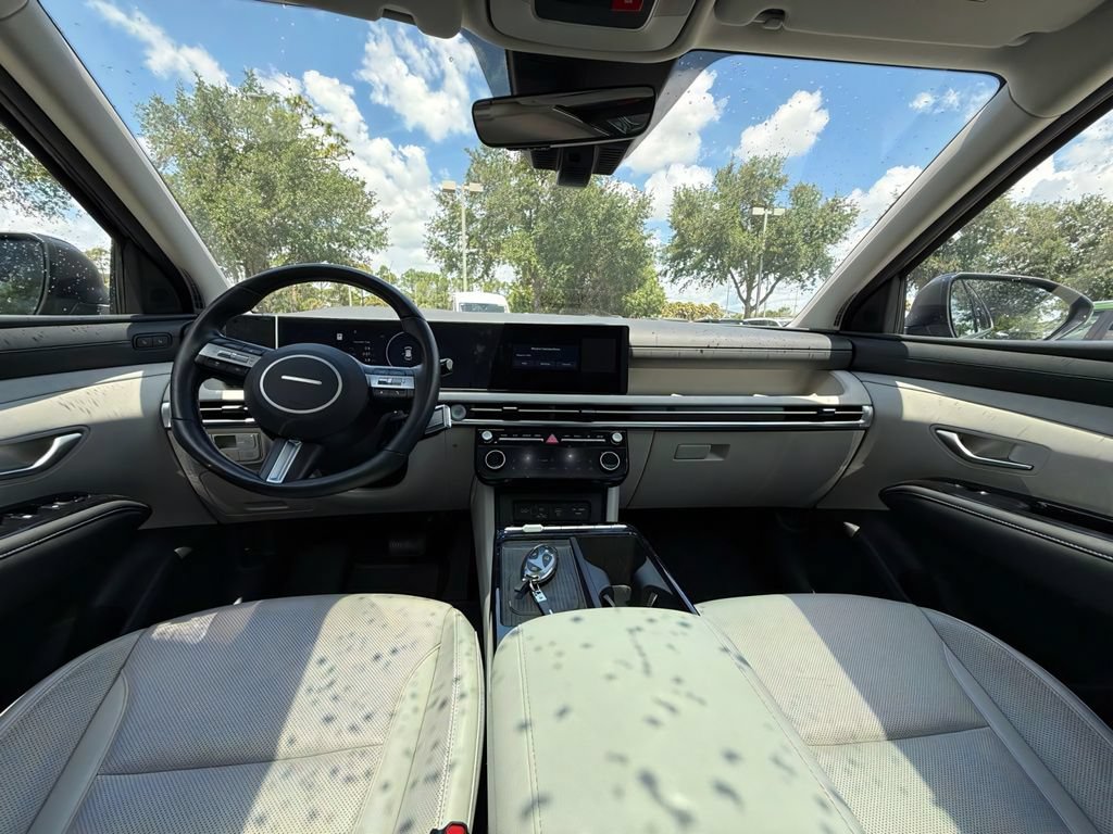 Used 2025 Hyundai Tucson Limited AWD/4WD image 18