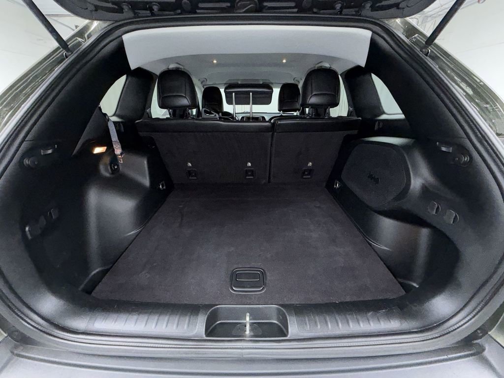 Used 2019 Jeep Cherokee Latitude Plus image 18