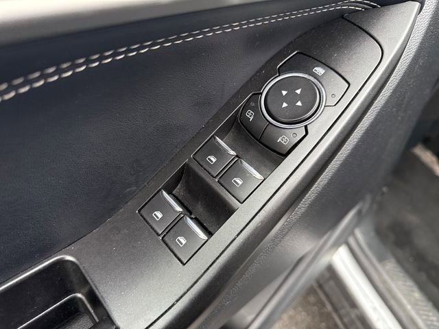 Used 2020 Ford Explorer XLT w/ Equipment Group 202A AWD/4WD image 26