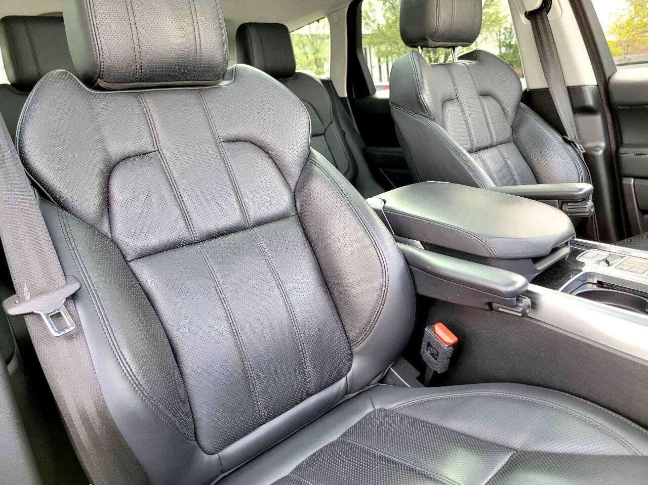 Used 2017 Land Rover Range Rover Sport HSE image 39