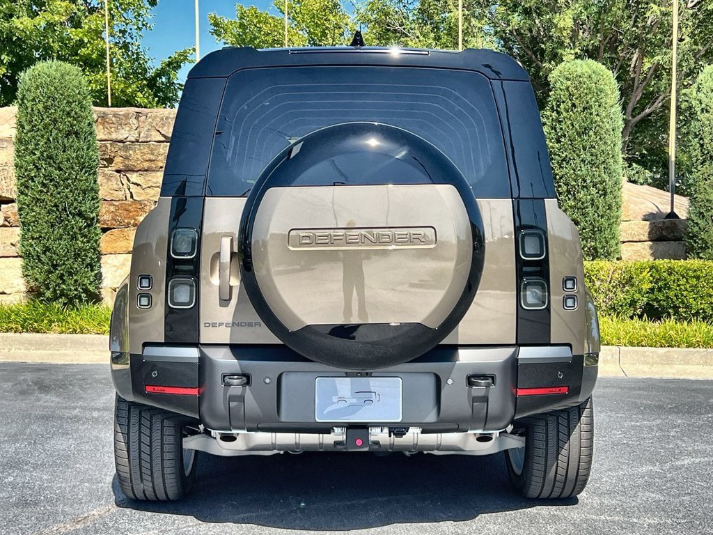 New 2026 Land Rover Defender 110 X-Dynamic SE AWD/4WD image 4