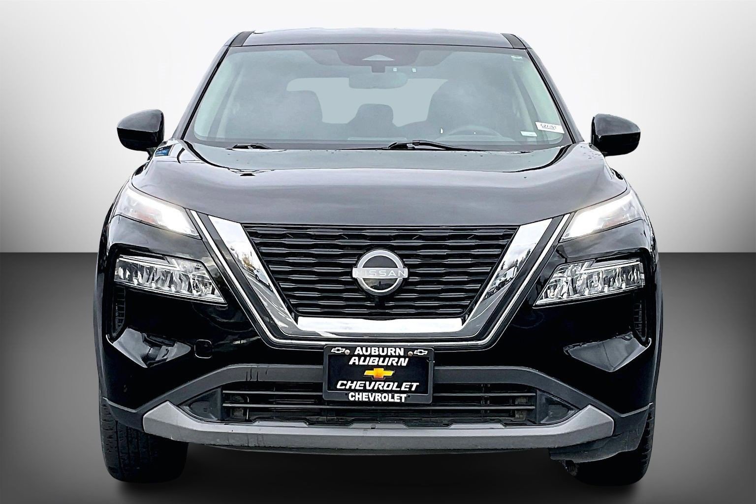 Used 2023 Nissan Rogue SV image 3