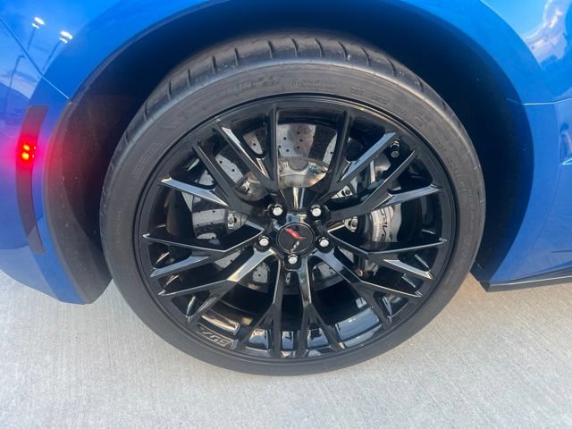 Used 2016 Chevrolet Corvette Z06 w/ Z07 Performance Package RWD image 19