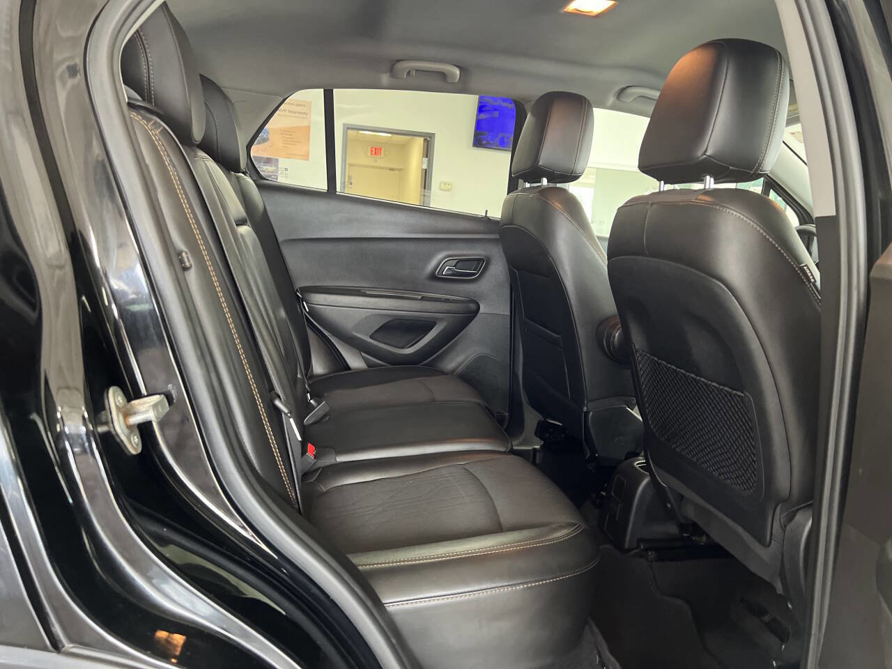 Used 2018 Chevrolet Trax LT w/ LT Convenience Package image 21