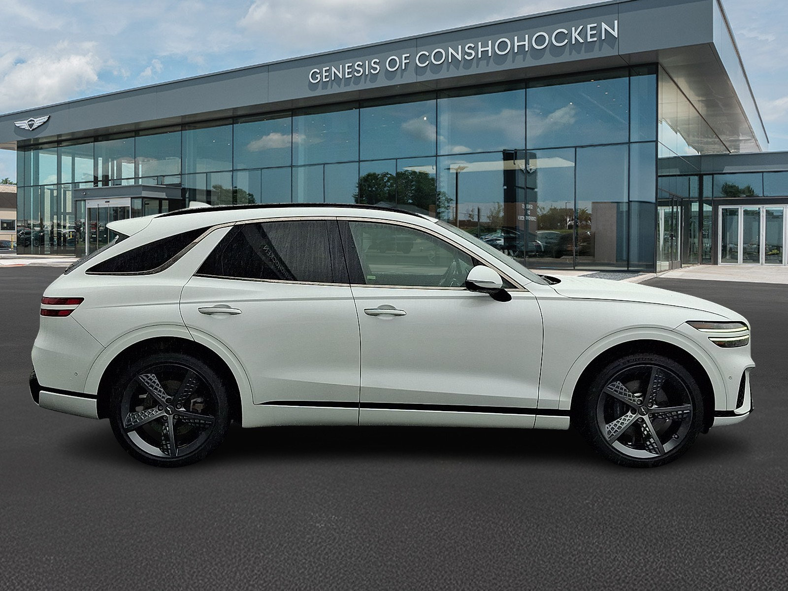 Used 2022 Genesis GV70 3.5T Sport w/ Sport Prestige Package AWD/4WD image 7