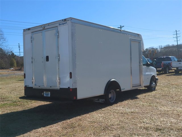 Used 2022 Chevrolet Express 3500 w/ Power Convenience Package image 13