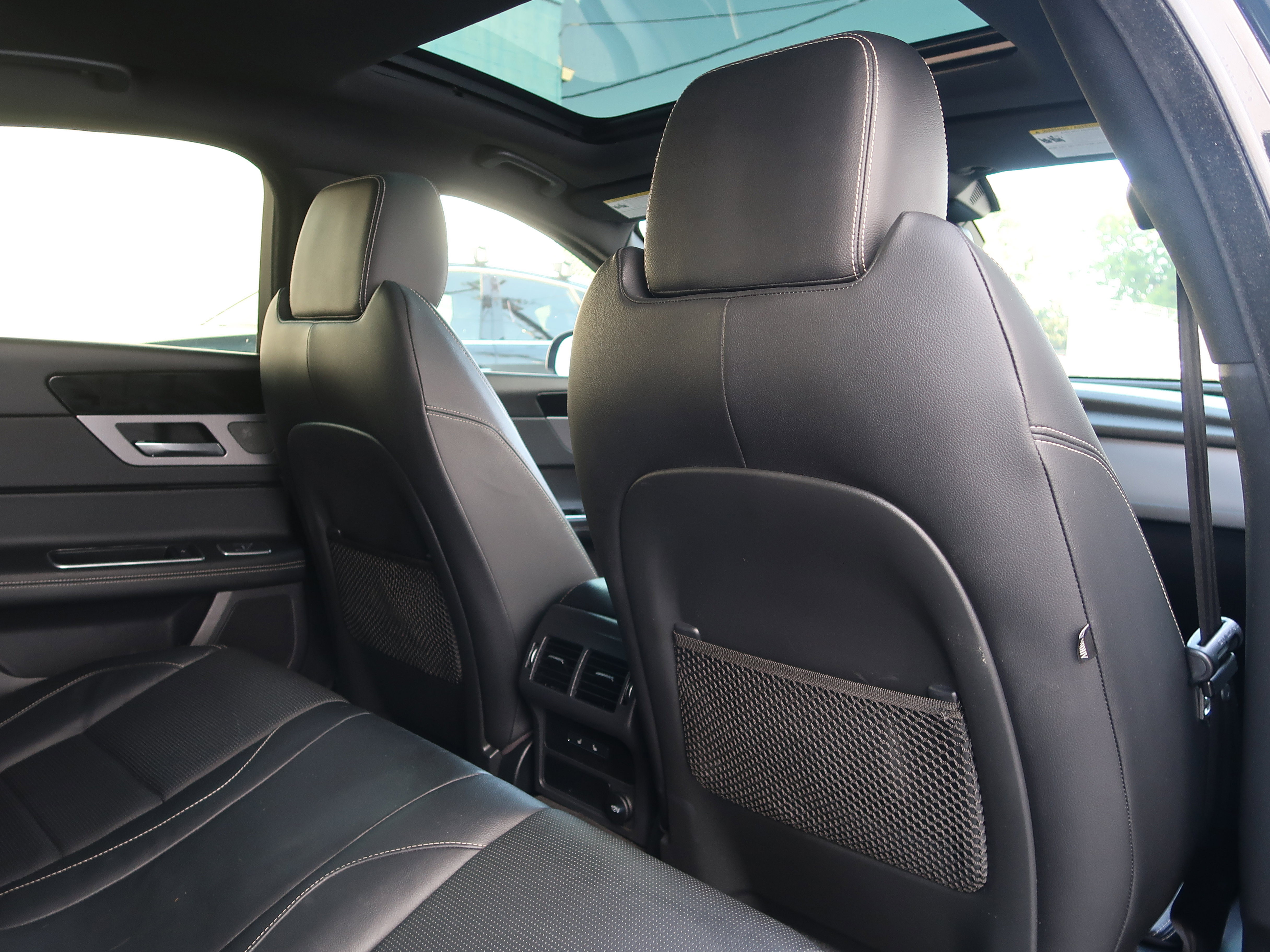 Used 2016 Jaguar XF R-Sport RWD image 40