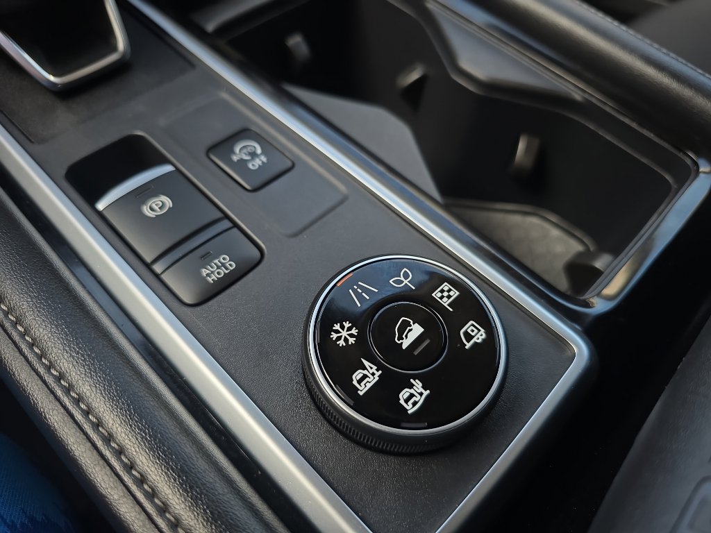 Used 2024 Nissan Pathfinder SV image 19