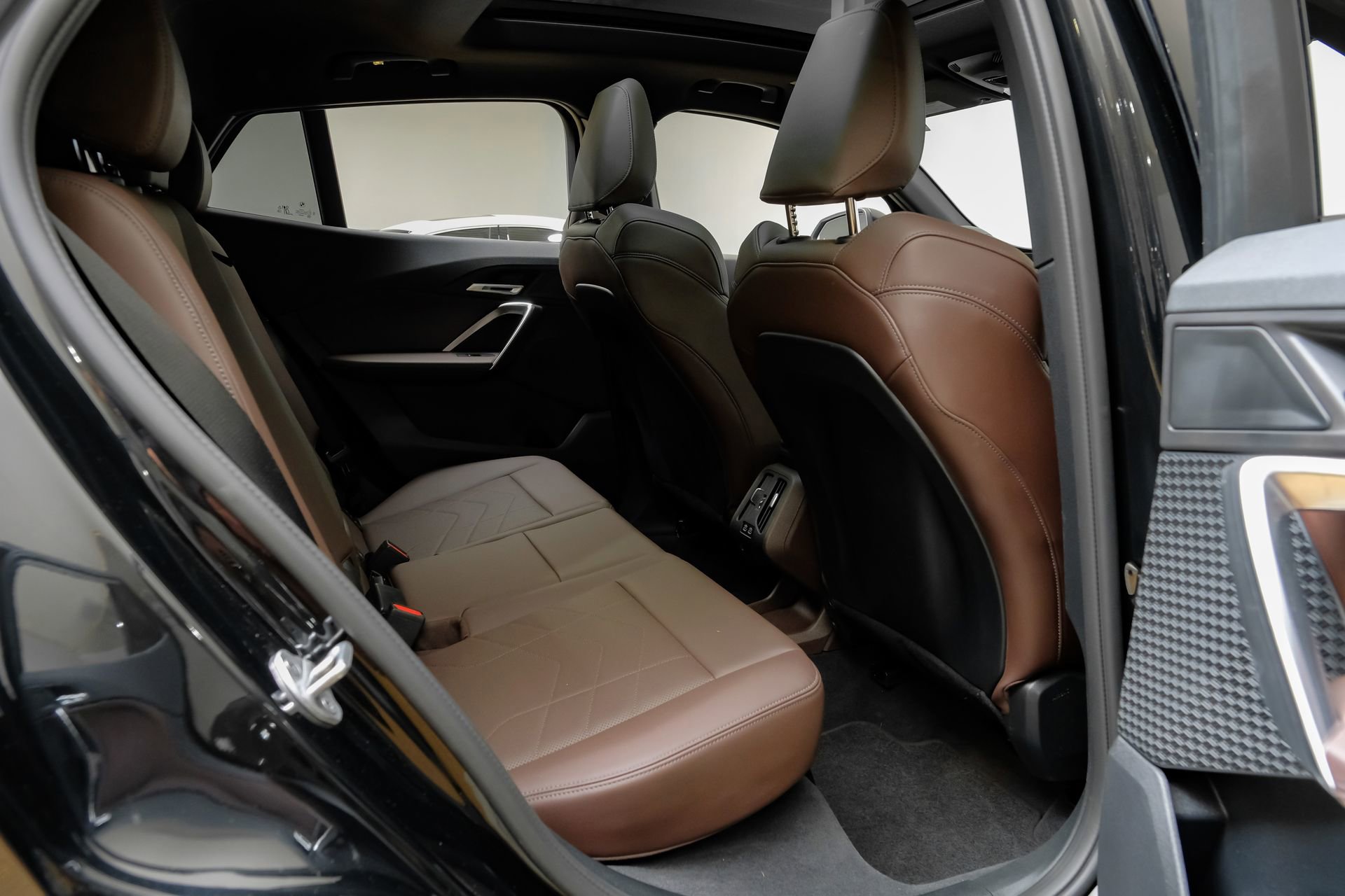 Used 2025 BMW X2 xDrive28i image 36