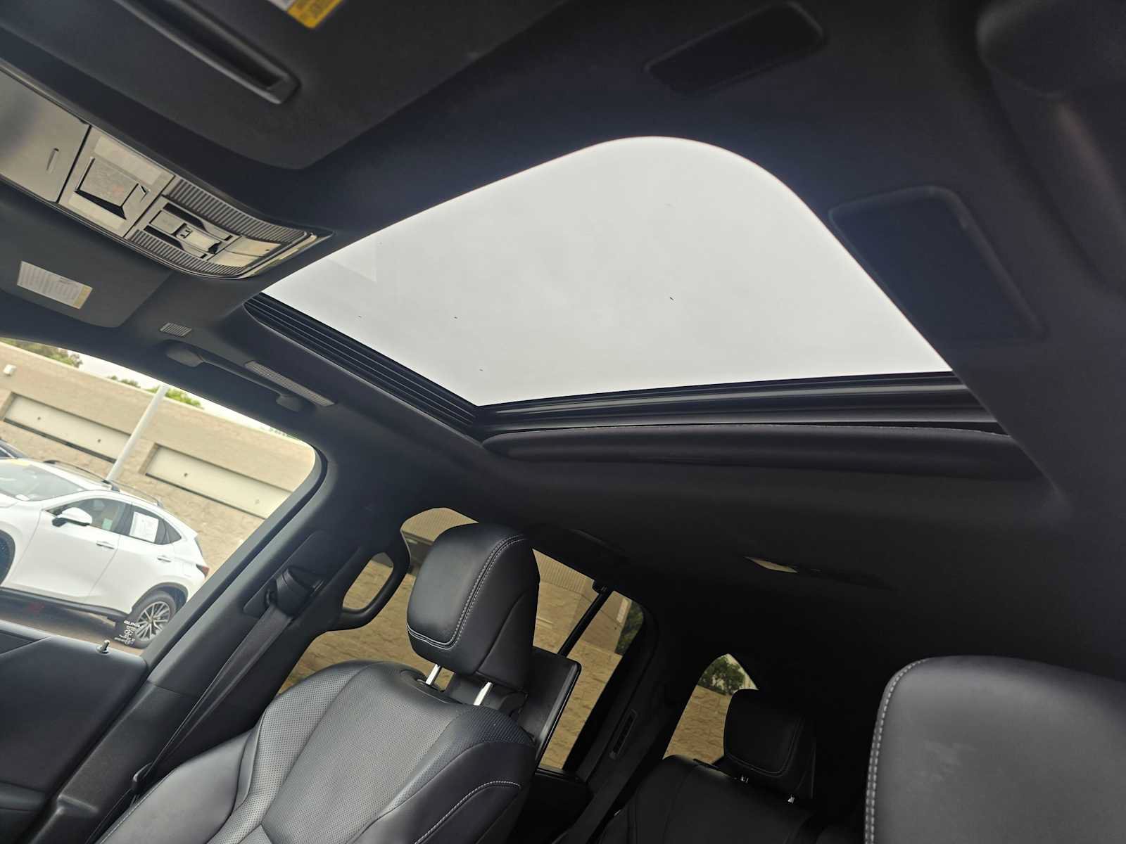 Used 2022 Lexus LX 600 4WD w/ Appearance Package image 25