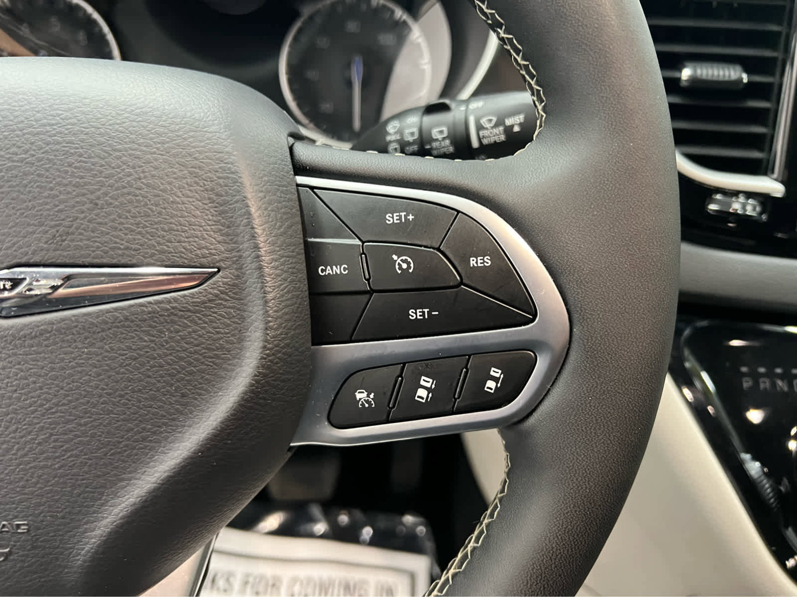 Used 2024 Chrysler Pacifica Touring-L image 19