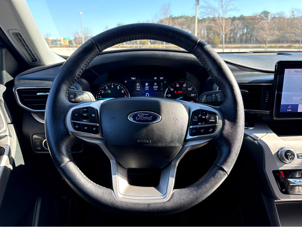Used 2024 Ford Explorer XLT w/ Equipment Group 202A image 12