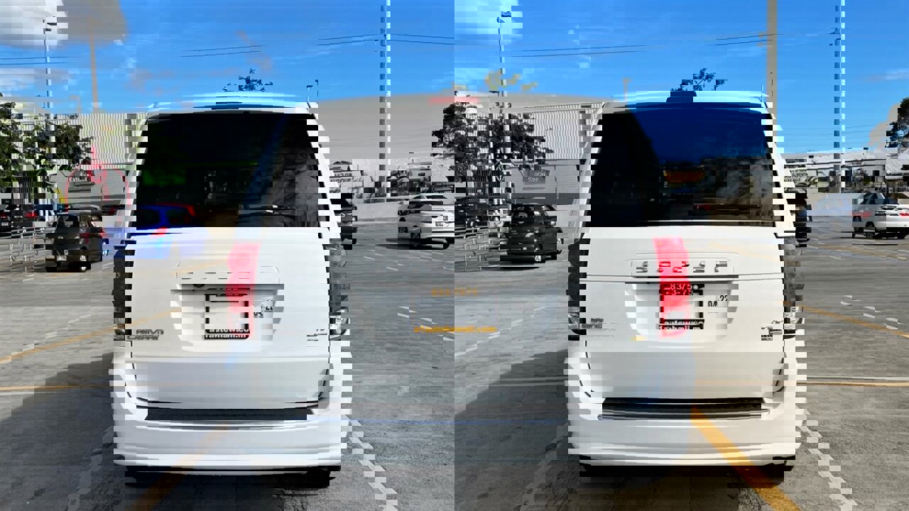 Used 2019 Dodge Grand Caravan GT FWD image 4