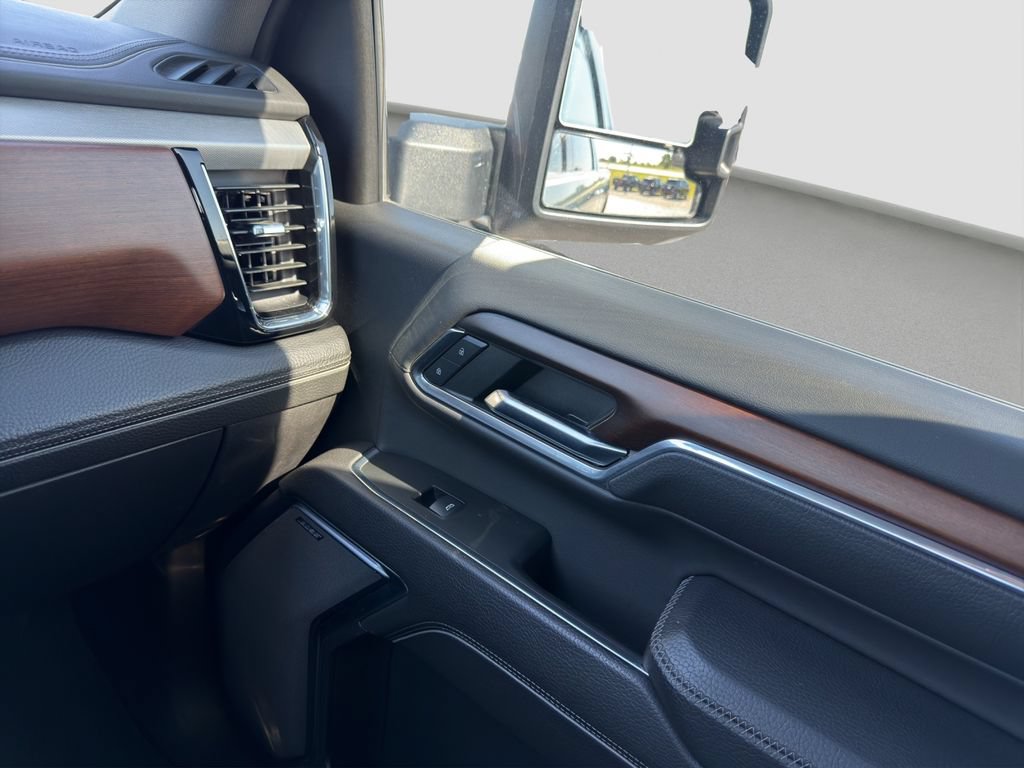 Used 2024 GMC Sierra 2500 Denali w/ Denali Reserve Package AWD/4WD image 17