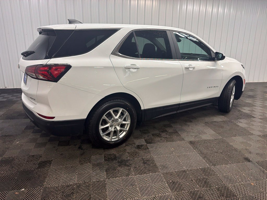 Used 2024 Chevrolet Equinox LT AWD/4WD image 10