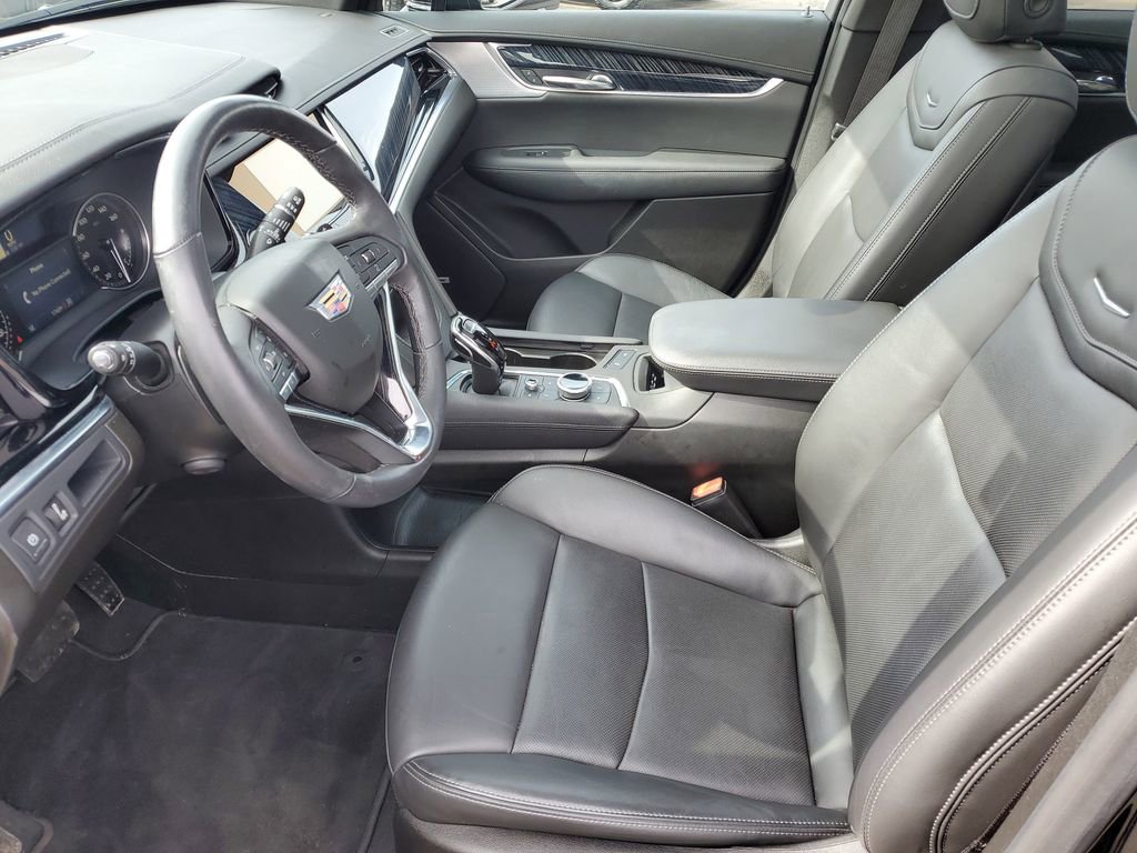 Used 2023 Cadillac XT6 Premium Luxury image 5