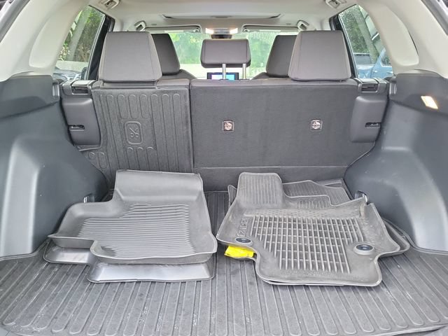 Used 2025 Toyota RAV4 XLE w/ Convenience Package AWD/4WD image 5