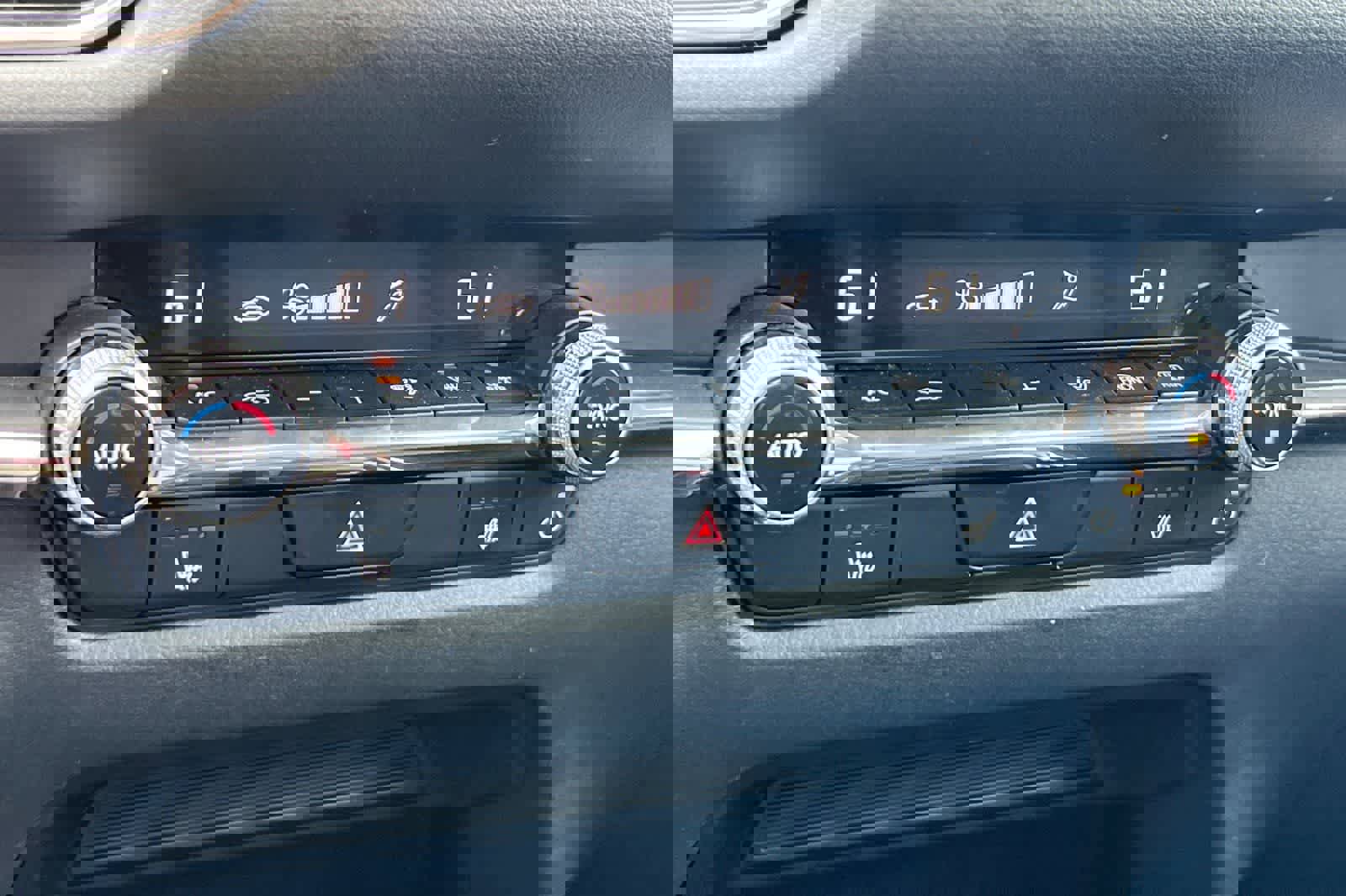 Used 2024 MAZDA CX-30 AWD 2.5 S w/ Premium Package image 22